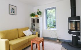 Modern Holiday Home Central St Merryn