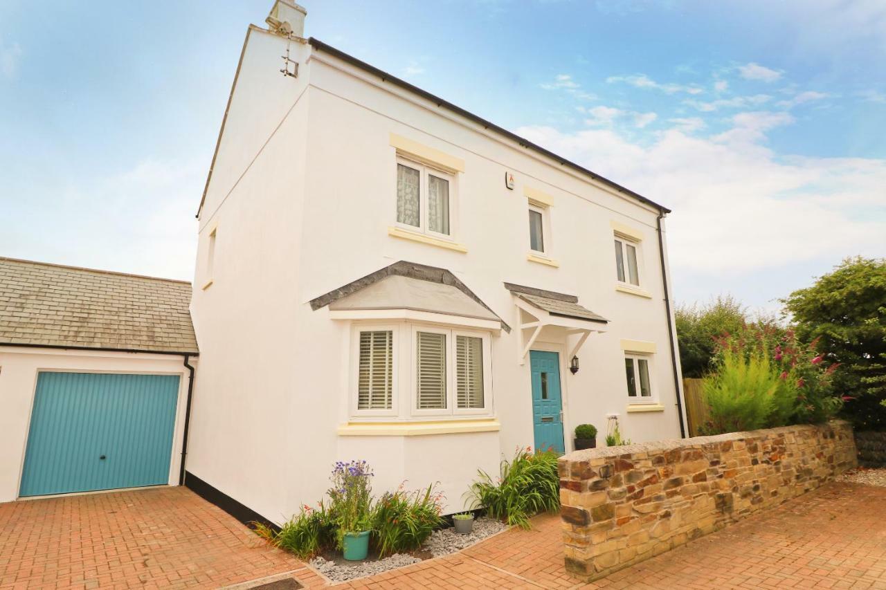 Modern Holiday Home Central St Merryn Exterior photo