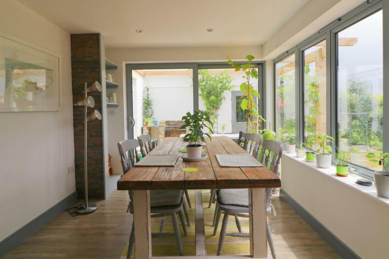 Modern Holiday Home Central St Merryn Exterior photo