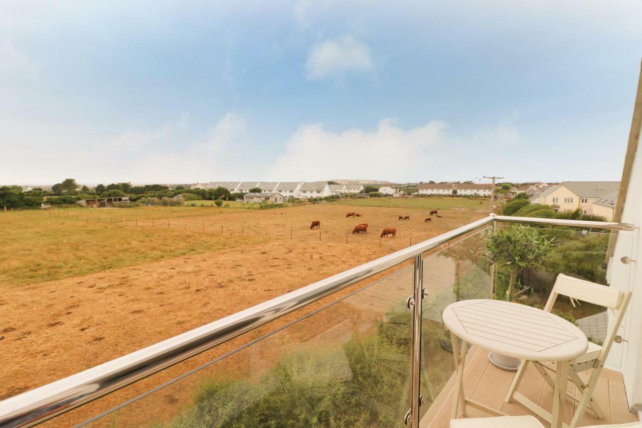 Modern Holiday Home Central St Merryn Exterior photo